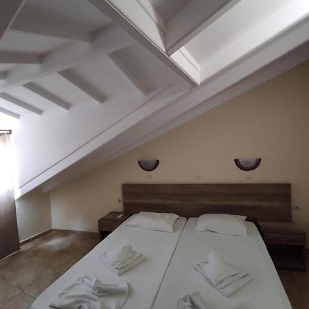 Kavos Plaza Hotel Zewnętrze zdjęcie