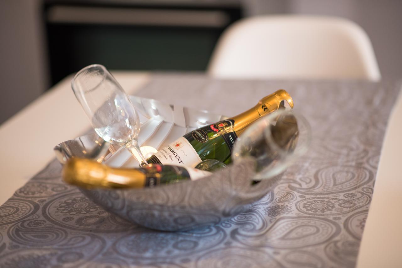 Kavos Plaza Hotel Zewnętrze zdjęcie
